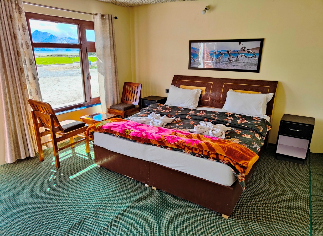 Viewpoint Zamta Homestay! Pangong Tso Lake